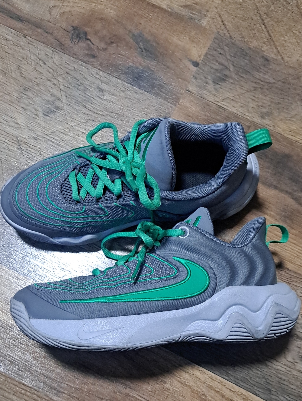 Nike Basketball Shoes Boys Size 1 Green And Gray